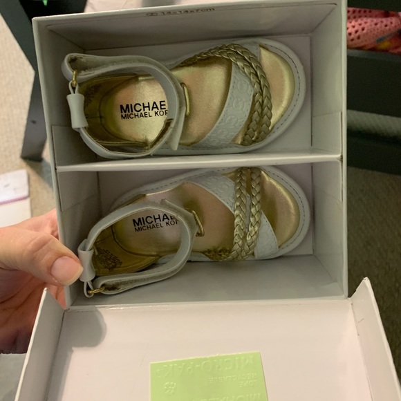 Michael Kors Sandals - Picture 6 of 7